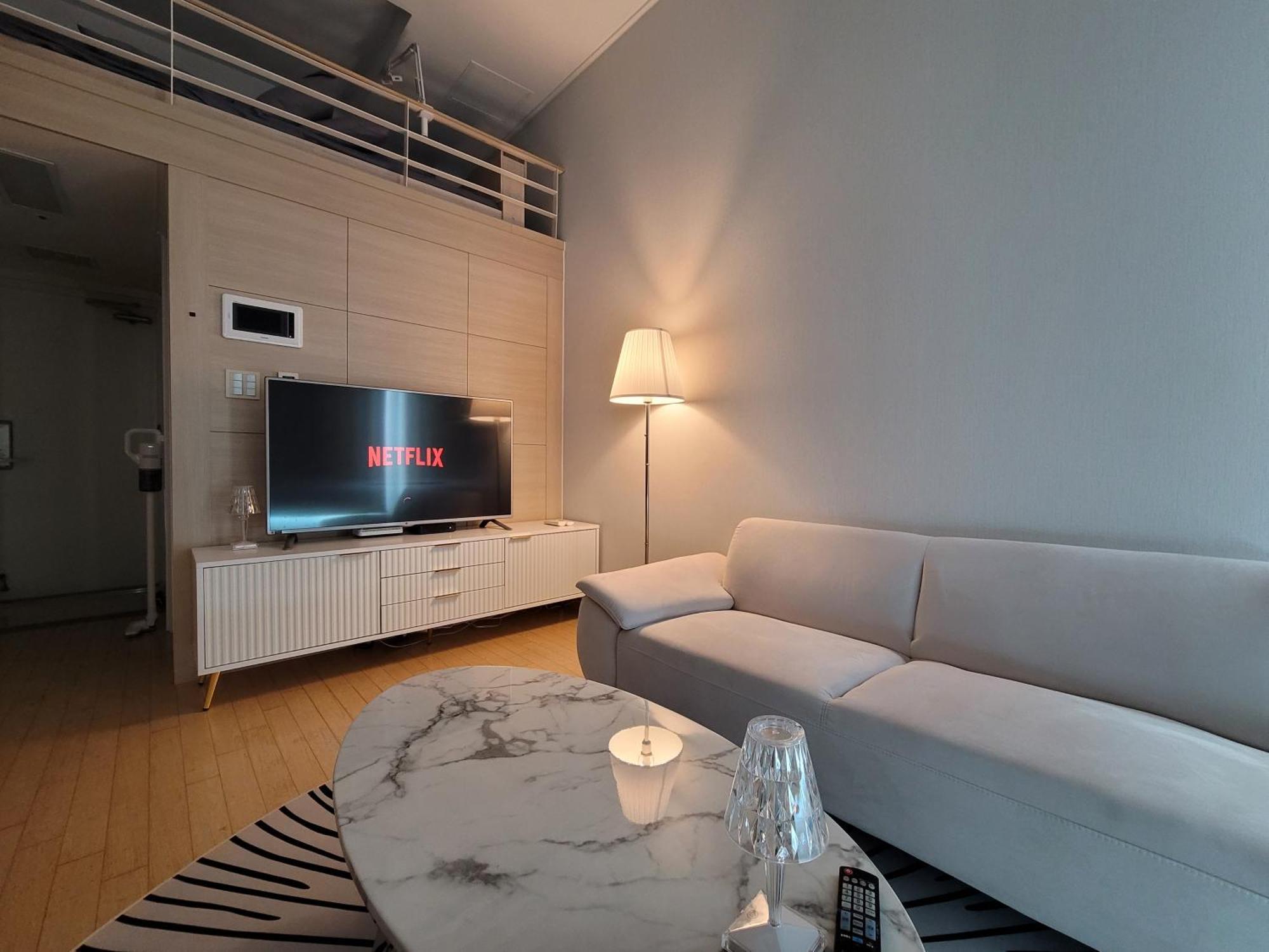 Skyview Duplex House-06